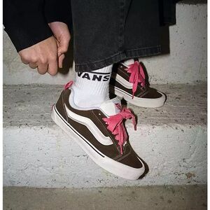 VANS KNU SCHOOL RETRO BROWN AND PINK LACES